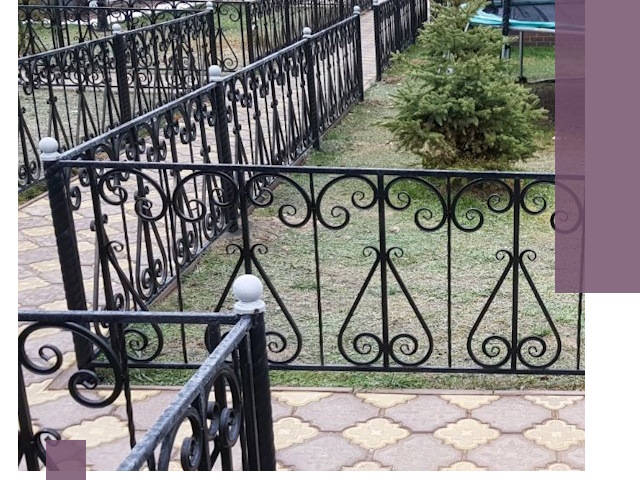 Кованые газонные ограждения под ключ в Устях-Куте